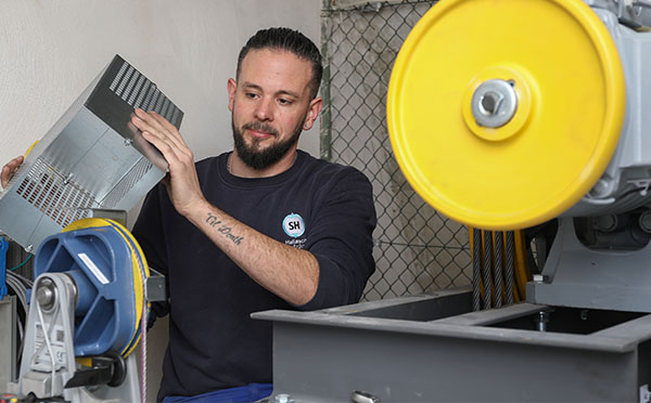 Aufzug-Normalwartung I-Plus