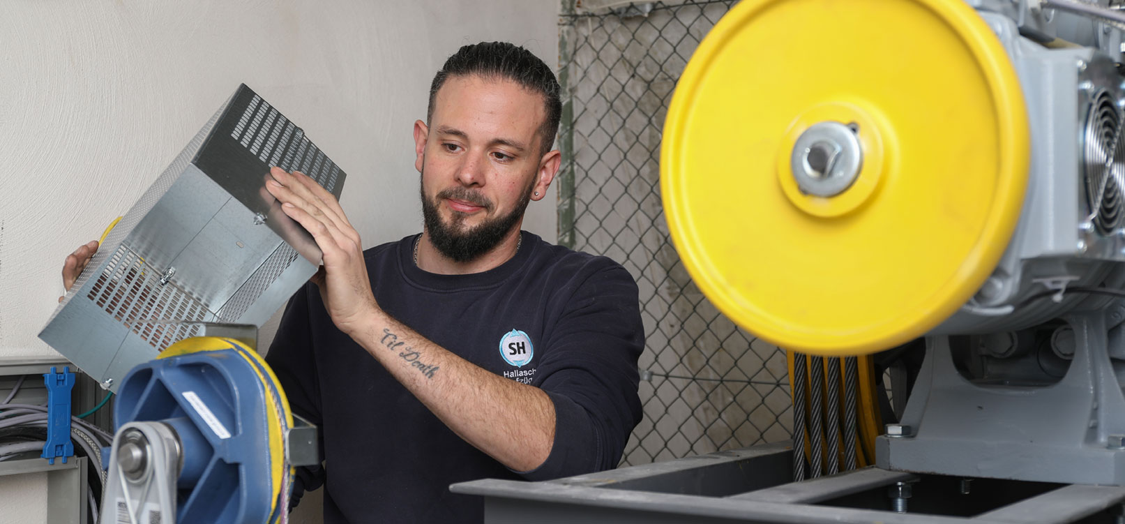 Hallasch Aufzüge Monteure